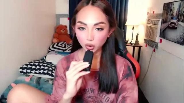 Image 3 of ruesalvartore Stream on Chaturbate on 27 days ago
