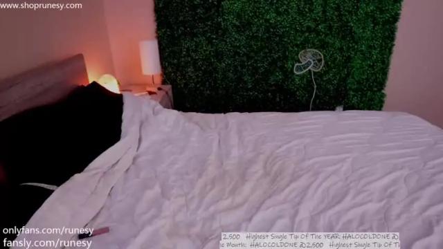 Image 2 of runesy Stream on Chaturbate on 12 months ago