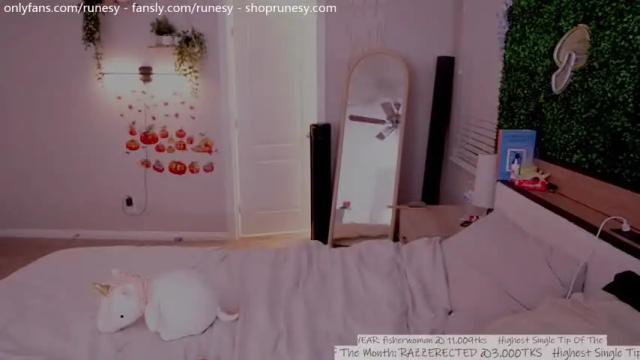 Image 4 of runesy Stream on Chaturbate on 2 months ago
