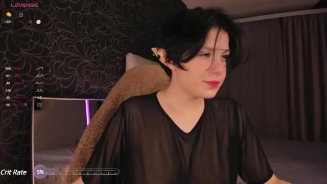 Image 6 of runtystrip Stream on Chaturbate on 13 months ago