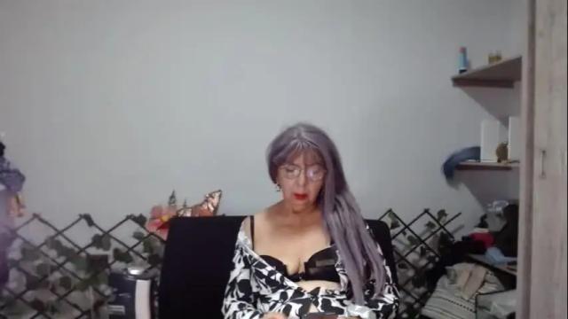 Image 2 of ruth_blue21 Stream on Chaturbate on 1 month ago