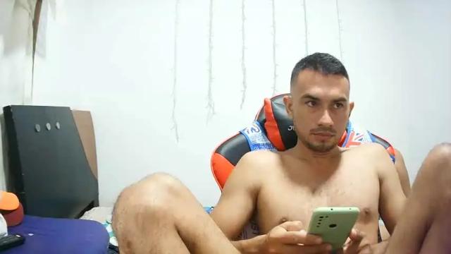 Image 12 of ryanmai110225 Stream on Chaturbate on 17 months ago