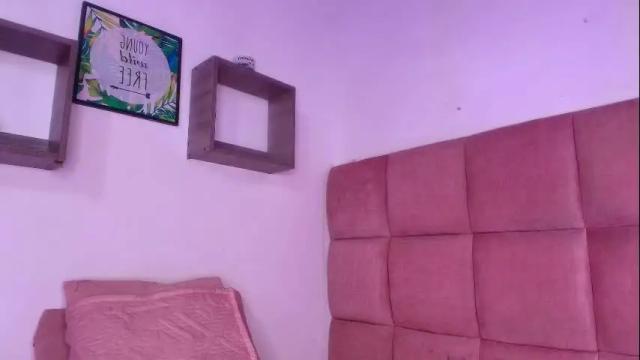 Image 4 of s_samanthax Stream on Chaturbate on 1 month ago