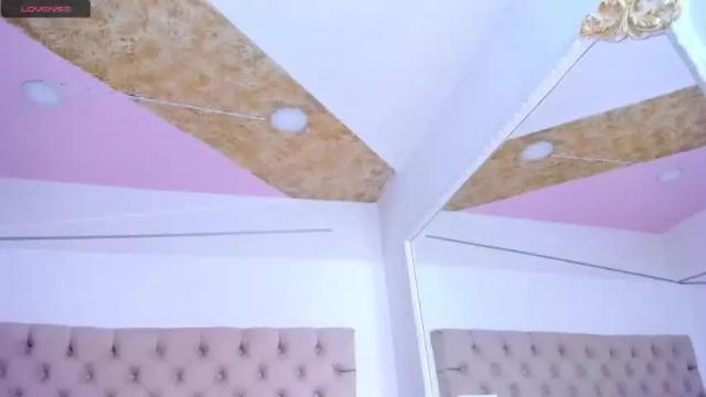 Image 12 of sabriinafiore Stream on Chaturbate on 16 months ago