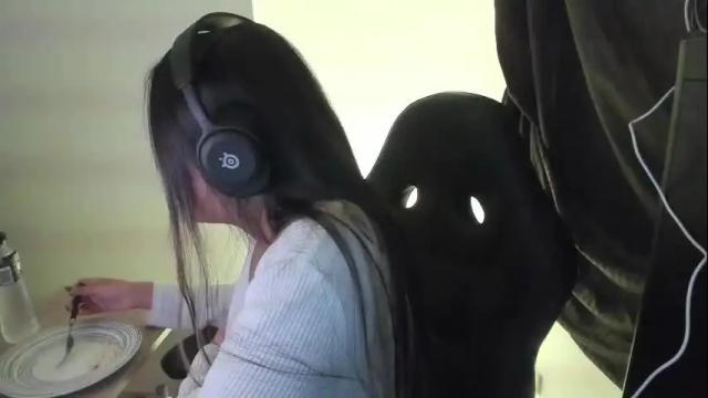 Image 3 of sabrina_chester_02 Stream on Chaturbate on 26 days ago