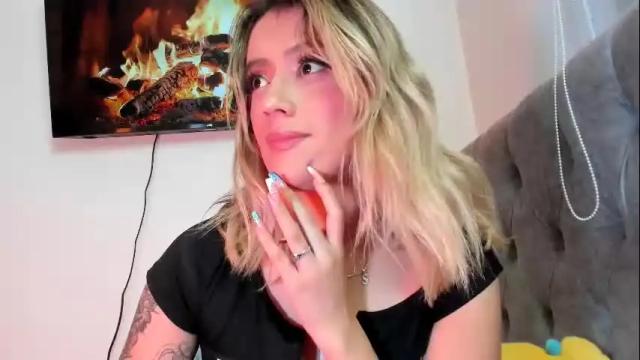 Image 8 of sabrina_cole Stream on Chaturbate on 12 days ago