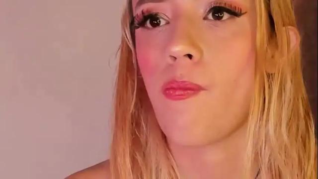 Image 7 of sabrina_cole Stream on Chaturbate on 2 months ago