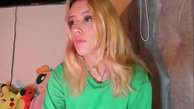 Image 3 of sabrina_cole Stream on Chaturbate on 2 months ago