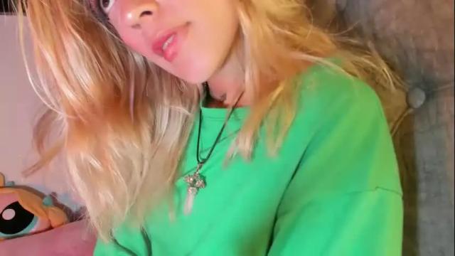 Image 8 of sabrina_cole Stream on Chaturbate on 2 months ago