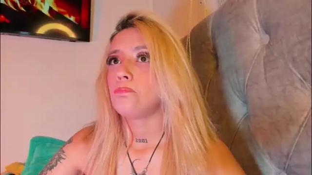 Image 12 of sabrina_cole Stream on Chaturbate on 2 months ago