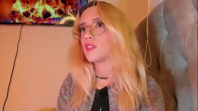 Image 2 of sabrina_cole Stream on Chaturbate on 1 month ago