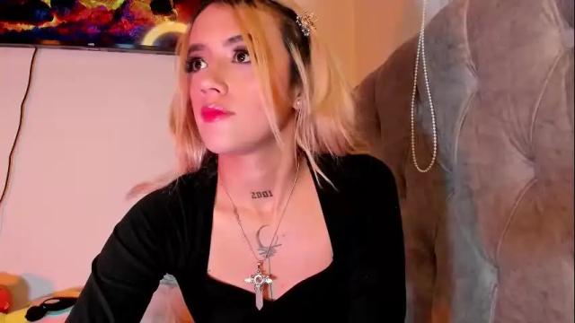 Image 3 of sabrina_cole Stream on Chaturbate on 1 month ago