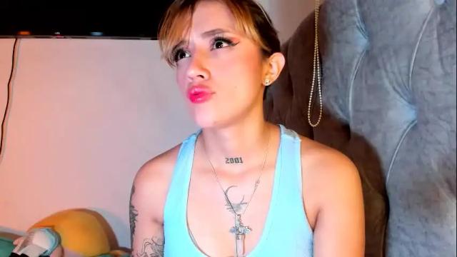 Image 4 of sabrina_cole Stream on Chaturbate on 28 days ago