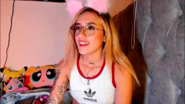 Image 6 of sabrina_cole Stream on Chaturbate on 7 days ago