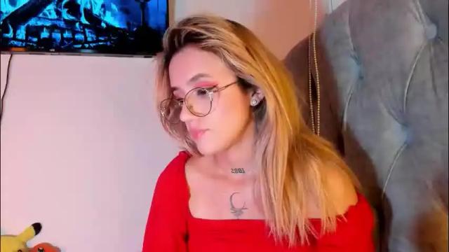 Image 6 of sabrina_cole Stream on Chaturbate on 6 days ago