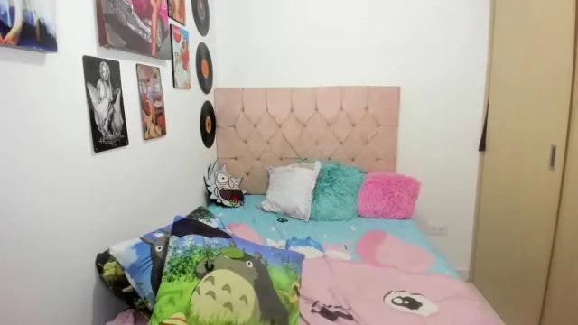 Image 10 of sabrina_geek Stream on Chaturbate on 1 month ago