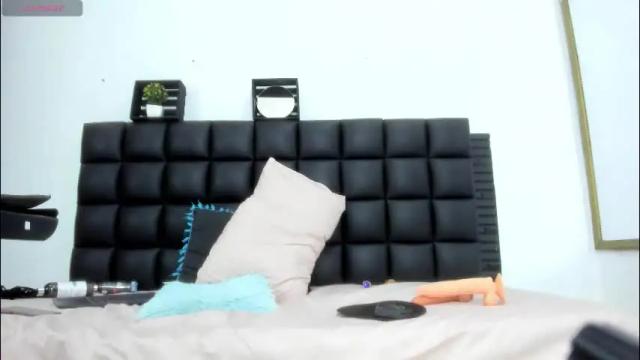 Image 4 of sabrina_med Stream on Chaturbate on 1 month ago