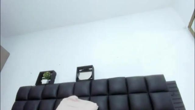 Image 11 of sabrina_med Stream on Chaturbate on 5 days ago