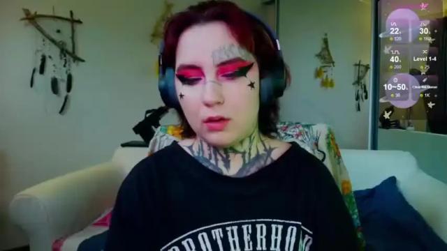 Image 2 of sabrina_raiders_666 Stream on Chaturbate on 13 months ago