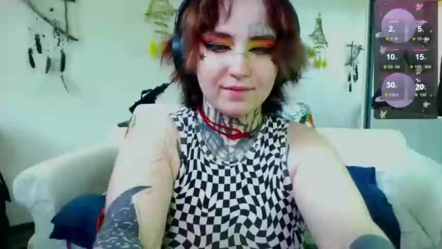 Image 3 of sabrina_raiders_666 Stream on Chaturbate on 13 months ago