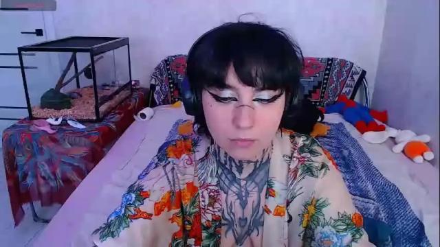 Image 11 of sabrina_raiders_666 Stream on Chaturbate on 4 months ago