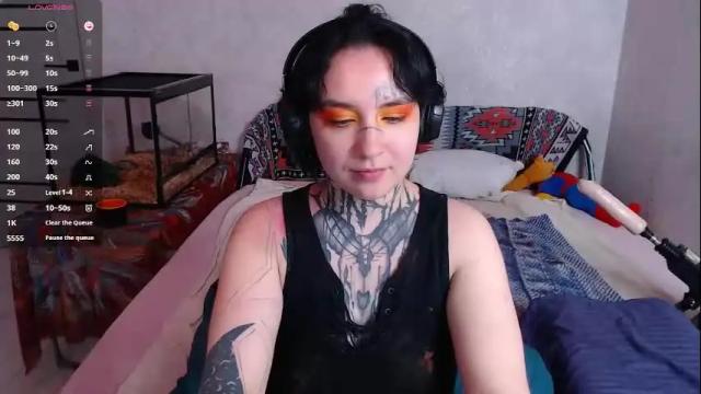 Image 12 of sabrina_raiders_666 Stream on Chaturbate on 3 months ago