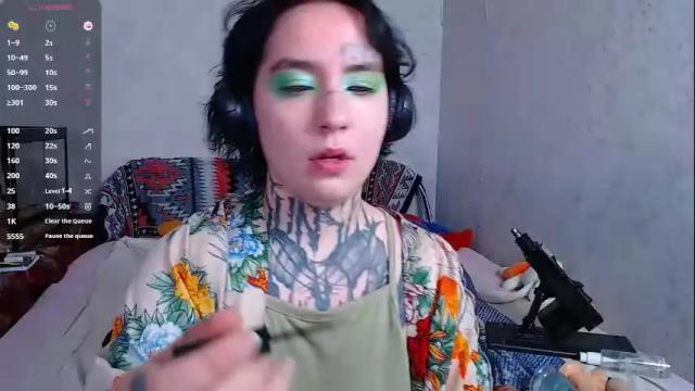 Image 2 of sabrina_raiders_666 Stream on Chaturbate on 3 months ago