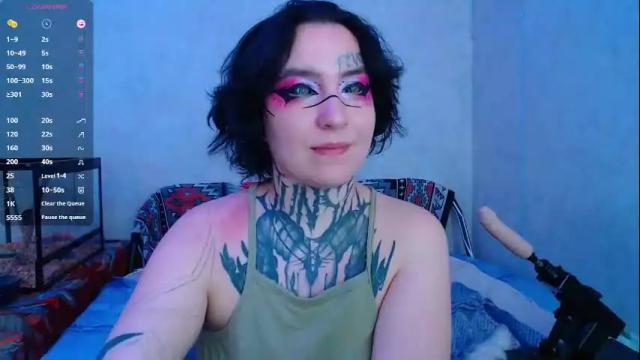 Image 8 of sabrina_raiders_666 Stream on Chaturbate on 3 months ago