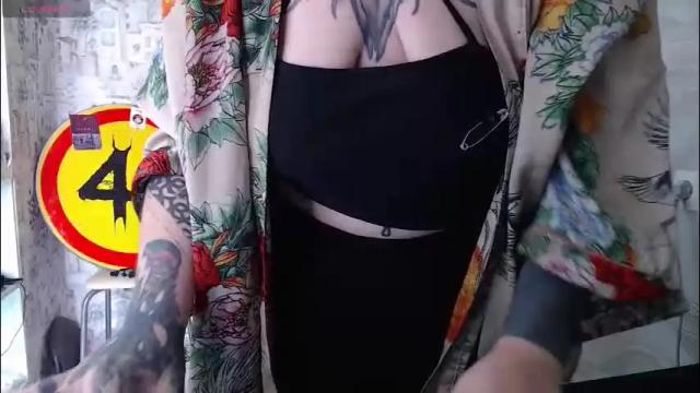 Image 2 of sabrina_raiders_666 Stream on Chaturbate on 20 days ago