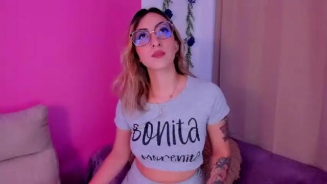 Image 2 of sabrinaa_montana Stream on Chaturbate on 16 months ago