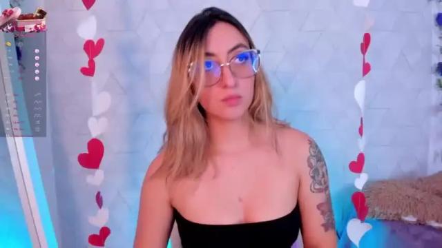 Image 2 of sabrinaa_montana Stream on Chaturbate on 16 months ago