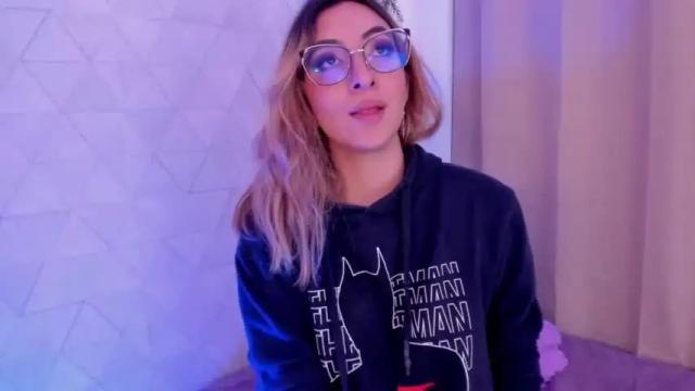 Image 6 of sabrinaa_montana Stream on Chaturbate on 15 months ago