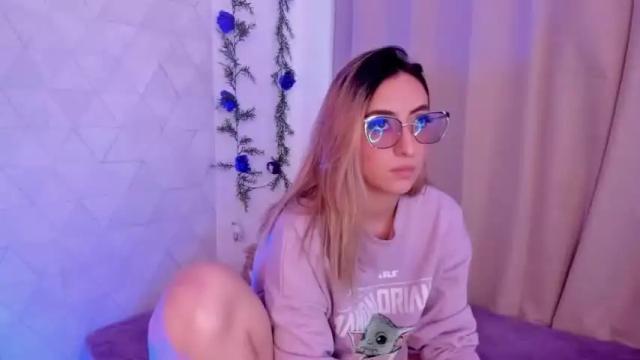Image 12 of sabrinaa_montana Stream on Chaturbate on 15 months ago