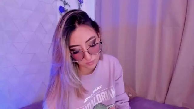 Image 8 of sabrinaa_montana Stream on Chaturbate on 15 months ago