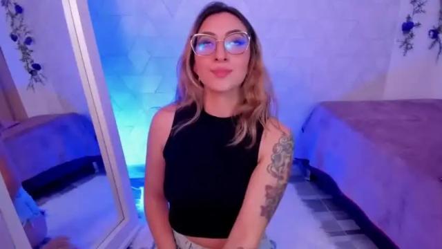 Image 12 of sabrinaa_montana Stream on Chaturbate on 15 months ago