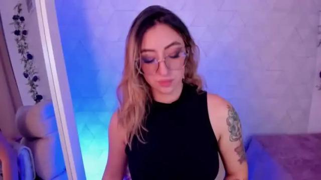 Image 2 of sabrinaa_montana Stream on Chaturbate on 15 months ago