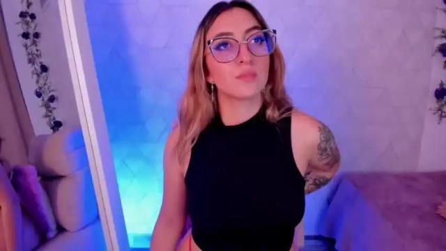 Image 4 of sabrinaa_montana Stream on Chaturbate on 15 months ago