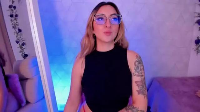 Image 6 of sabrinaa_montana Stream on Chaturbate on 15 months ago