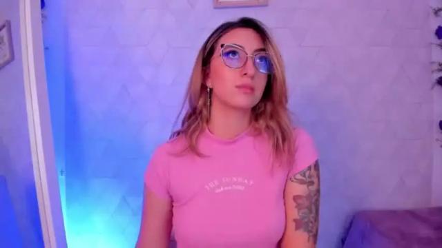 Image 8 of sabrinaa_montana Stream on Chaturbate on 15 months ago