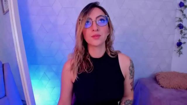 Image 2 of sabrinaa_montana Stream on Chaturbate on 14 months ago
