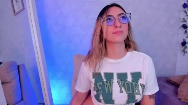 Image 12 of sabrinaa_montana Stream on Chaturbate on 14 months ago