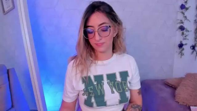 Image 7 of sabrinaa_montana Stream on Chaturbate on 14 months ago