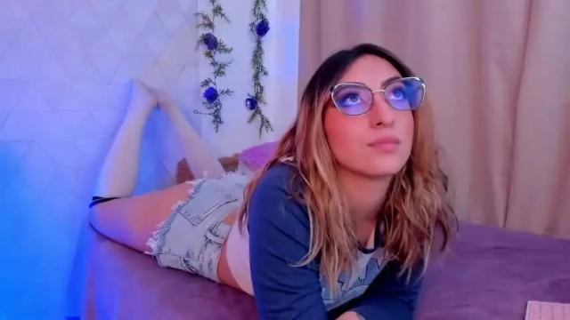 Image 6 of sabrinaa_montana Stream on Chaturbate on 14 months ago
