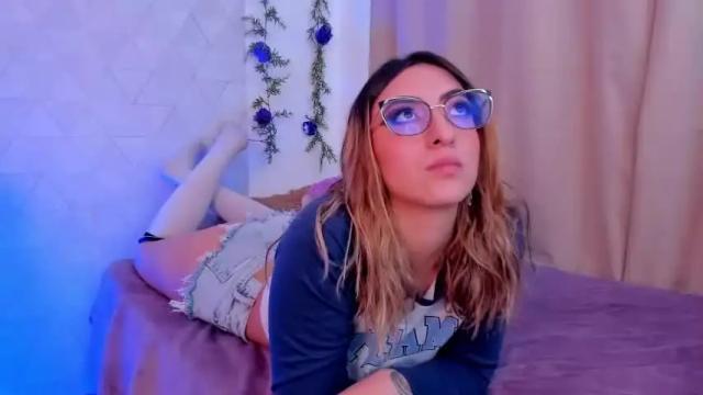 Image 8 of sabrinaa_montana Stream on Chaturbate on 14 months ago