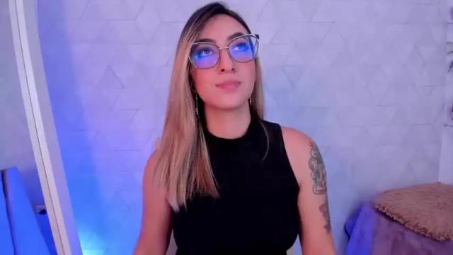 Image 11 of sabrinaa_montana Stream on Chaturbate on 14 months ago
