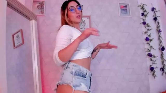 Image 10 of sabrinaa_montana Stream on Chaturbate on 14 months ago