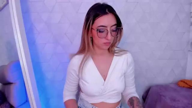 Image 2 of sabrinaa_montana Stream on Chaturbate on 14 months ago