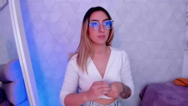 Image 3 of sabrinaa_montana Stream on Chaturbate on 14 months ago