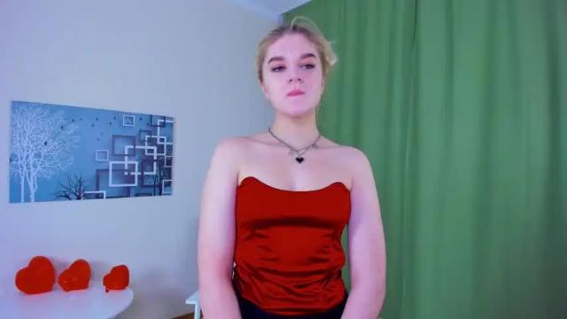 Image 4 of sabrinadyson Stream on Chaturbate on 17 months ago
