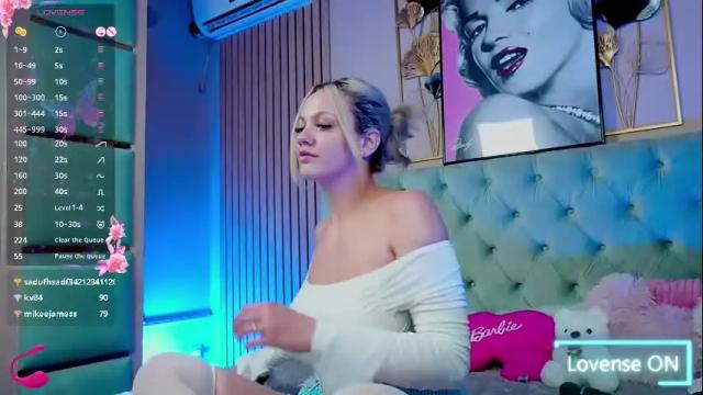 Image 3 of sabrinajadex Stream on Chaturbate on 28 days ago